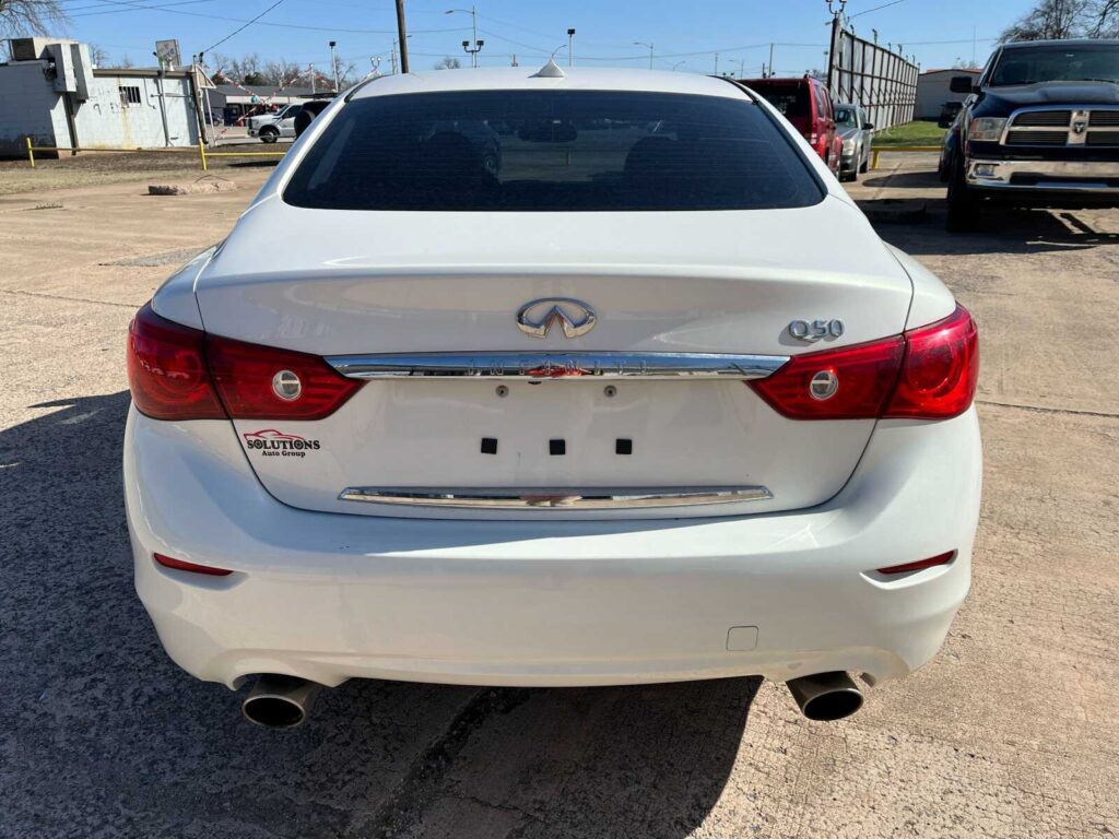 2015 INFINITI Q50
