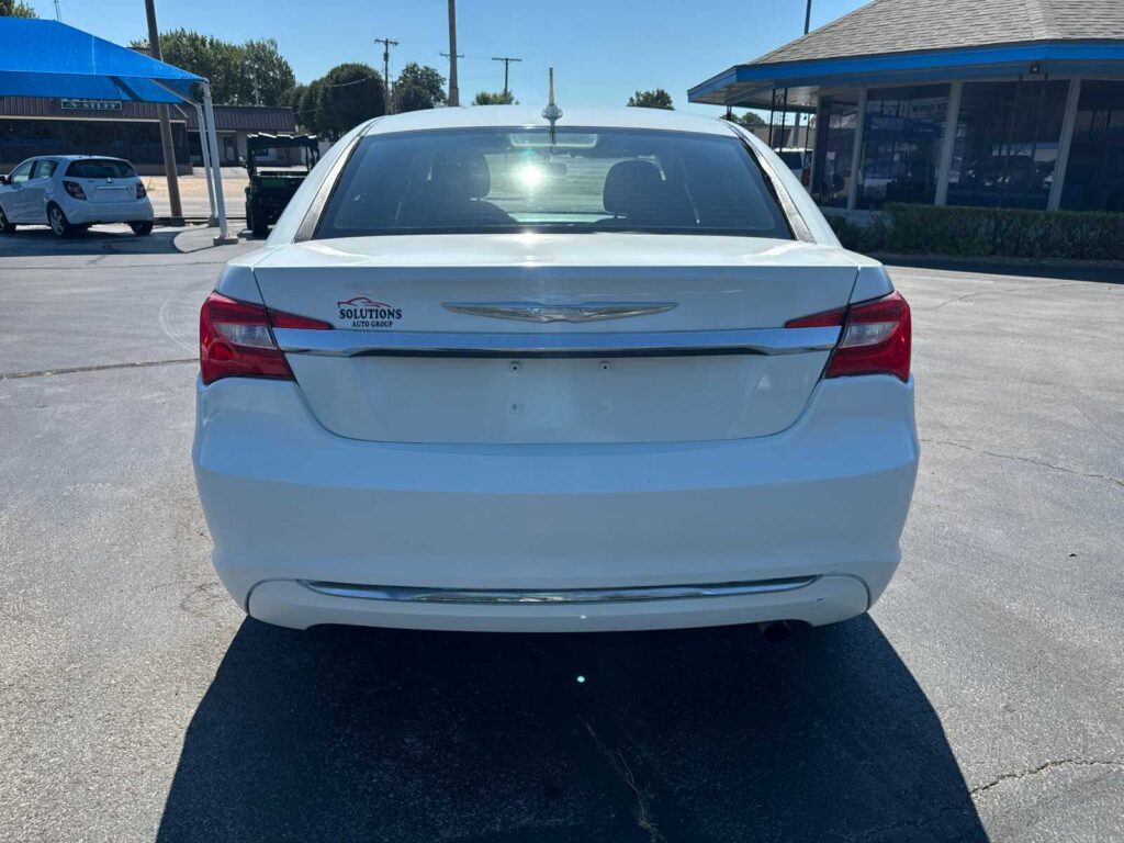 2013 Chrysler 200