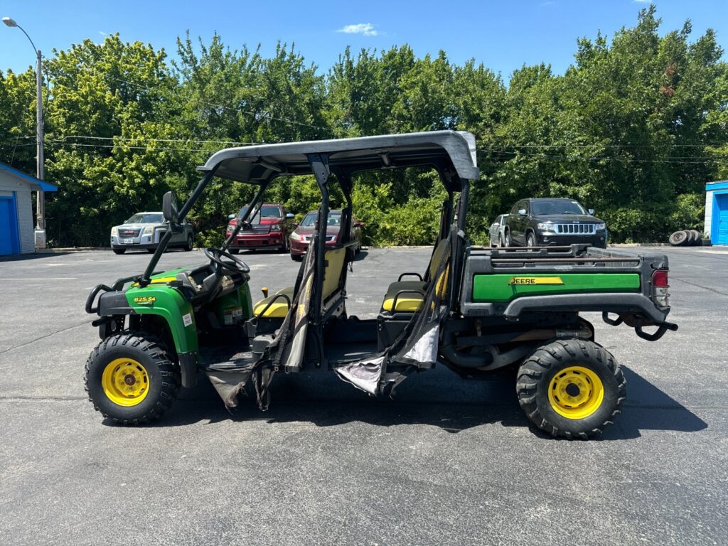 2017 JOHN DEERE GATOR