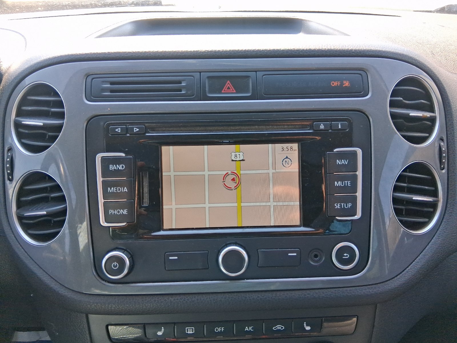 2013 Volkswagen Tiguan SE - Photo 22