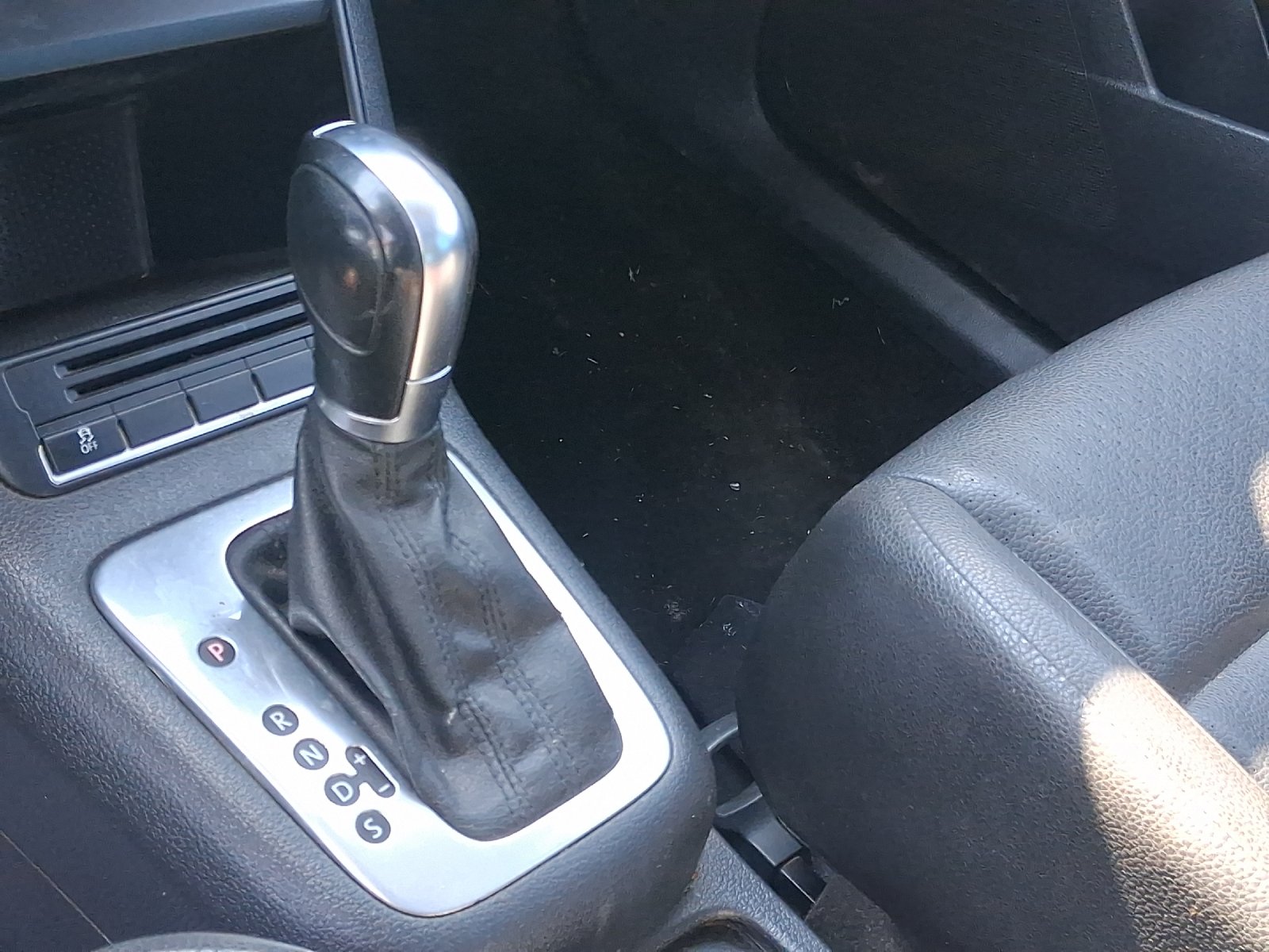 2013 Volkswagen Tiguan SE - Photo 24