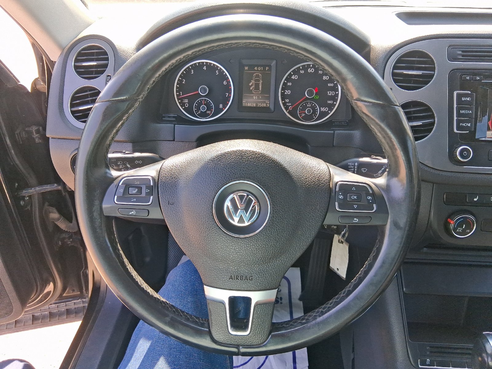 2013 Volkswagen Tiguan SE - Photo 25